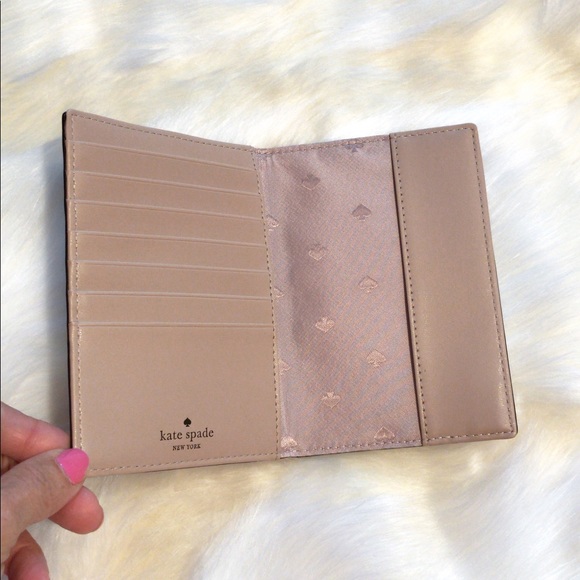 💃❗️SALE❗️Kate Spade Dragonfly Passport wallet - Picture 4 of 5